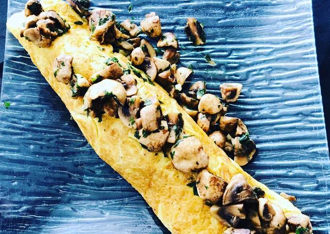 Omelette roulée aux champignons