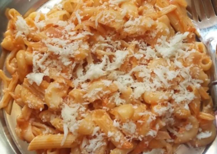 Recipe of Tasty Red sauce cheese pasta