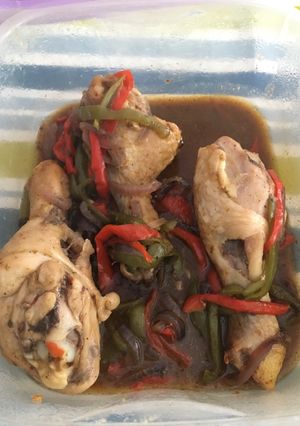 Una foto de Patas de pollo a la criolla🍗🍗