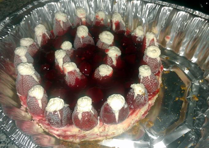 New York Style Strawberry Cheesecake