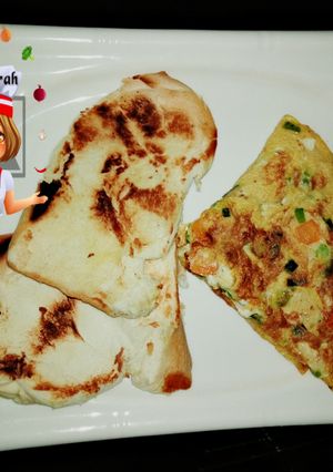 A picture of Malibu Omellet with toasted bread.