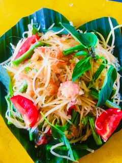 Hình của món Gỏi Đu đủ Thái (Som Tum).