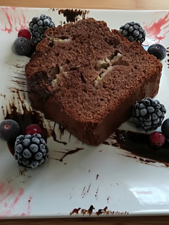 Una foto de Plum cake de chocolate y plátano natural
