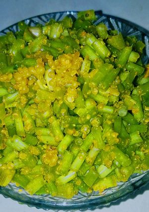 A picture of Instant coriander stem pickle.