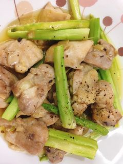 Hình của món Thịt gà măng tây😚.