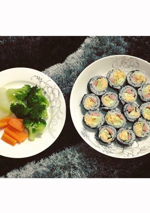 Hình của món Cơm cuộnRau củ luộc ✌🏻.