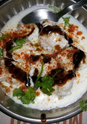 A picture of Dahi vada.