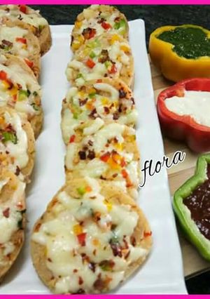 A picture of Cheese masala paneer pizza.