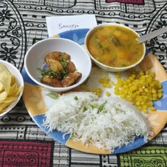 A picture of Sindhi Curry, Chawal,Tuk, Meethi Boondi,Chips.