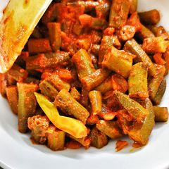 A picture of 3 spice Tandoori Bhindi Masala.