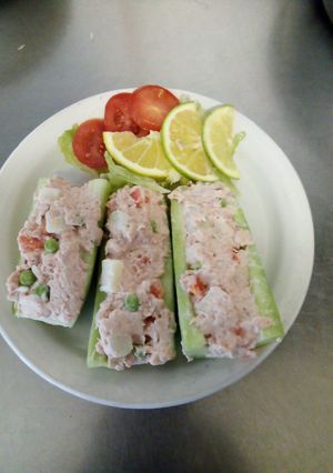 Una foto de Pepinos rellenos de atún