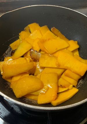 Hình của món Bí đỏ xào tỏi.