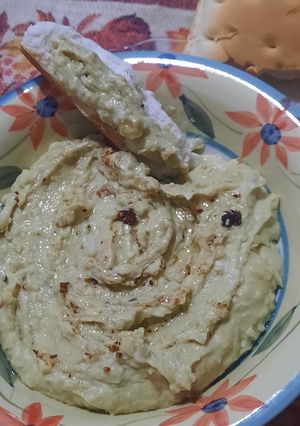 Una foto de Hummus de arvejas