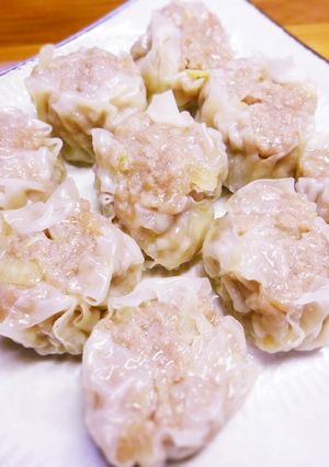 A picture of Shumai with Hanpen Fish Cake.