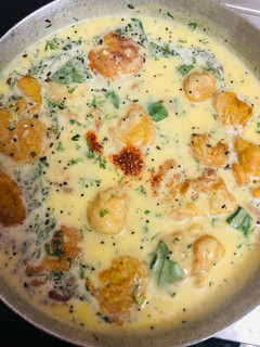 A picture of Dahi ki kadhi.