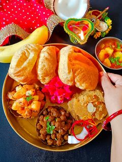 नवरात्रि कन्या भोग प्रसाद थाली (navratri kanya bhog prasad thali recipe in hindi) रेसिपी मुख्य फोटो