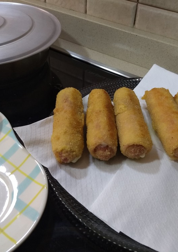 Una foto de Flamenquines con salchichas