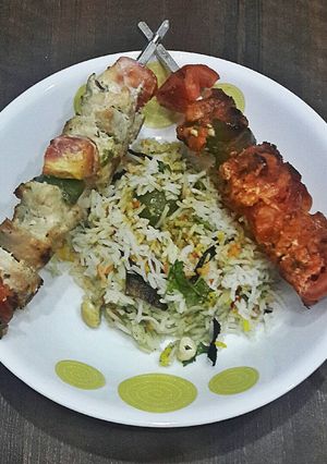 A picture of Chicken Biryani.