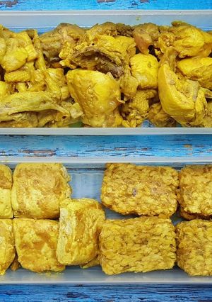 Foto resep Meal Prep: Ayam Goreng Tradisional + Ungkepan Tahu Tempe