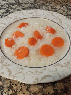 Una foto de Arroz blanco hervido con zanahorias