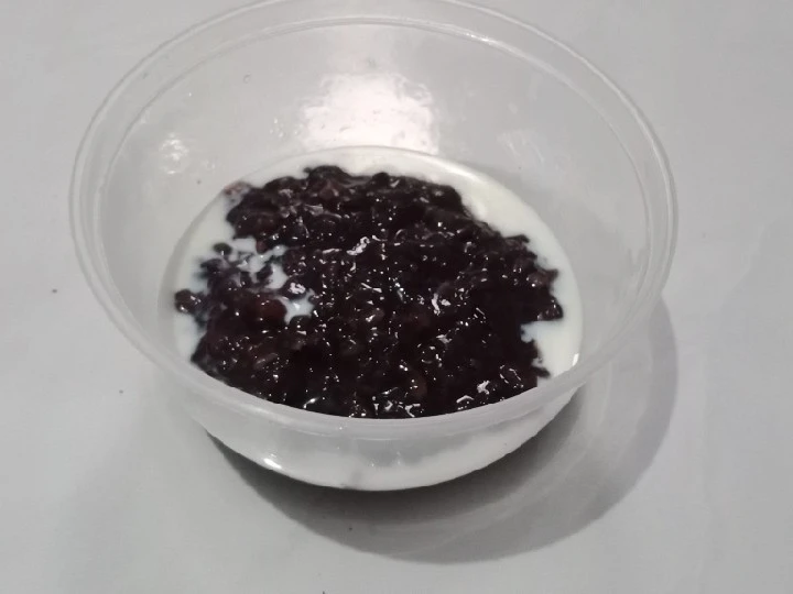 Langkah Gampang Membikin Resep Bubur Ketan Hitam Putih yang Uenak Anti Ribet, Lezat