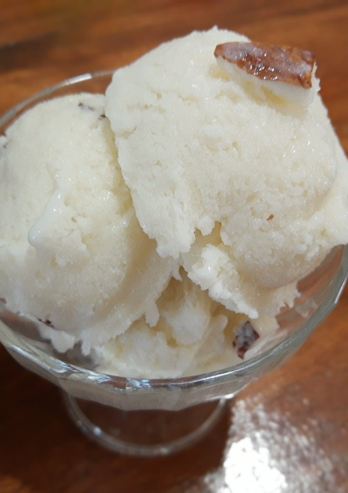 Una foto de Helado de coco fácil