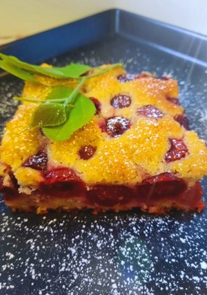 Meggyes süti egyszerűen recept fotója