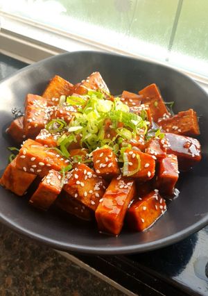 A picture of Tofu with Hoisin Sauce (vegan).