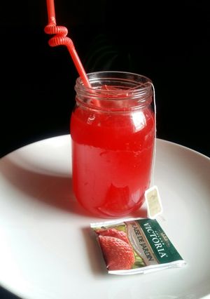 A picture of Strawberry ice tea.