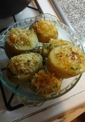 Una foto de Papas rellenas de jamón y cebolla de verdeo