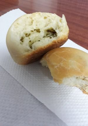 Una foto de Pancitos saborizados de albahaca, cebolla, ajo y orégano