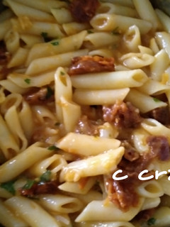 Una foto de Macarrones al ajillo