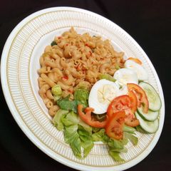 A picture of Macaroni.