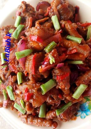 A picture of Peppered Chicken legs.