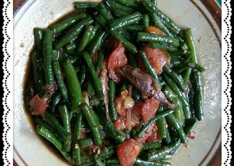 Langkah Mudah untuk meracik Kacang panjang ikan asin bumbu kecap yang nikmat