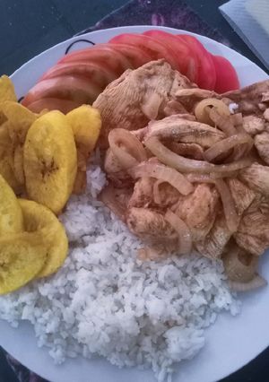 Una foto de Pechuga de pollo en salsa 🐥