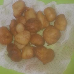 A picture of Portuguese donuts.