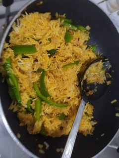 ચાઇનીઝ પુલાવ (Chienese Pulao Recipe In Gujarati) રેસીપી મુખ્ય ફોટો