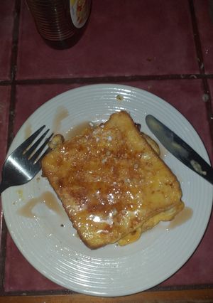 Una foto de French toast dulces