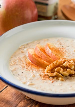 【影片】不加糖的蘋果燕麥片 的食譜成品照片
