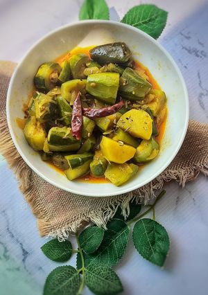 আলু পটল বেগুনের কালিয়া রেসিপির প্রধান ছবি