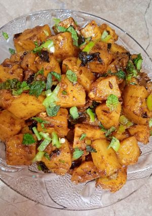 A picture of Spicy bhagaaray Aloo 😋😋😋😋.