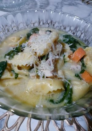 A picture of Creamy Chicken Tortelloni Soup.