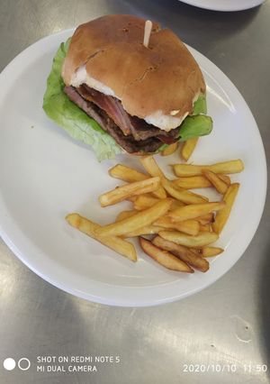 Una foto de Chivito canadiense