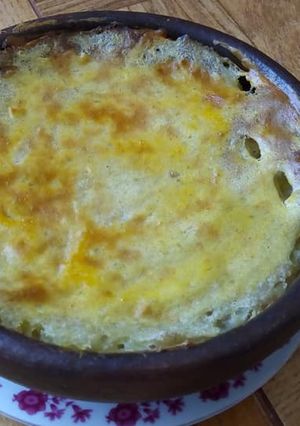 Una foto de Pastel de papas con relleno de prietas nogadas y queso de cabra