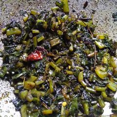 A picture of Radish leaves stir fry.