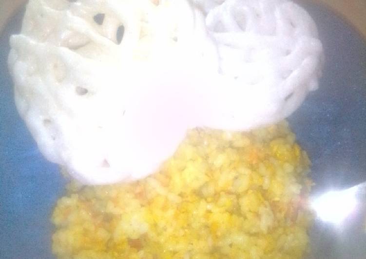 Nasi goreng kuning