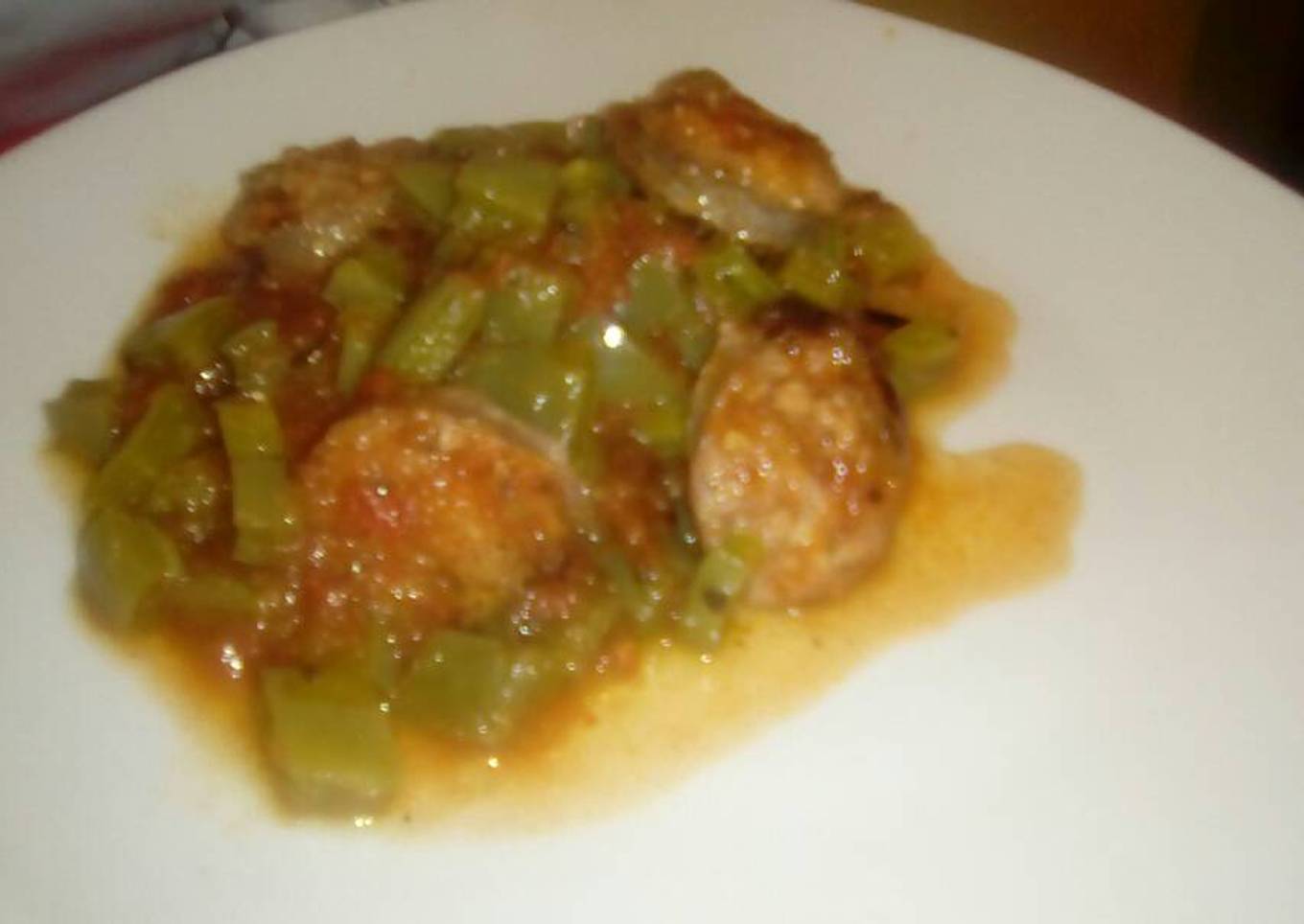 Nopales picositos con longaniza
