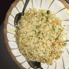 A picture of Chinese fried rice.