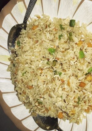 A picture of Chinese fried rice.